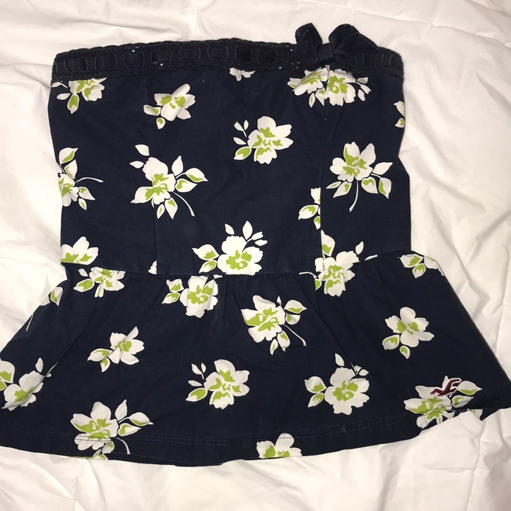 Hollister flower top